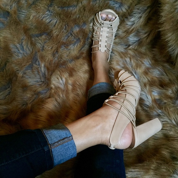 ❌CLEARANCE Natural peep toe sling back block heel - Picture 2 of 7